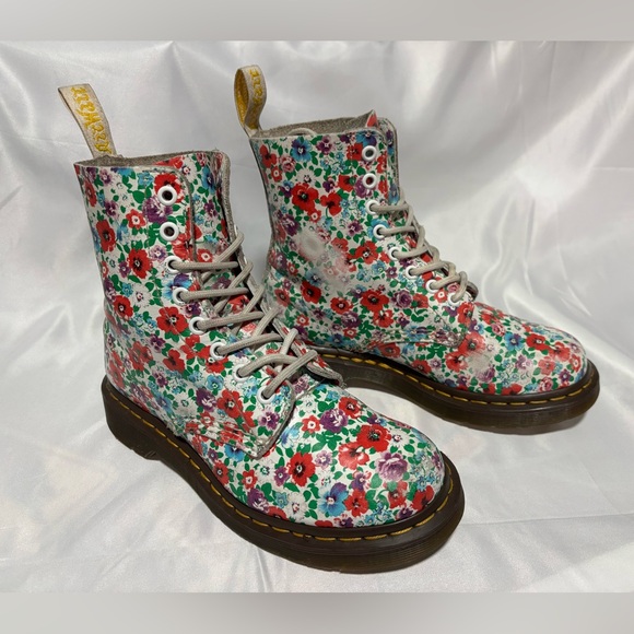 White Floral Dr. Martens - Picture 4 of 6